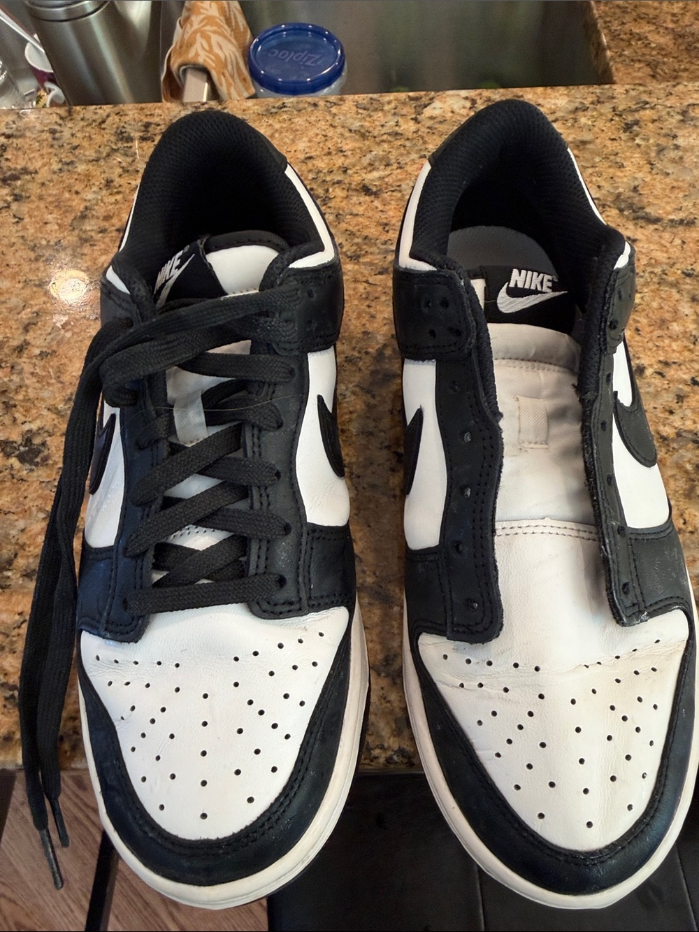 Nike Men’s Black and White Low-Top Sneakers
